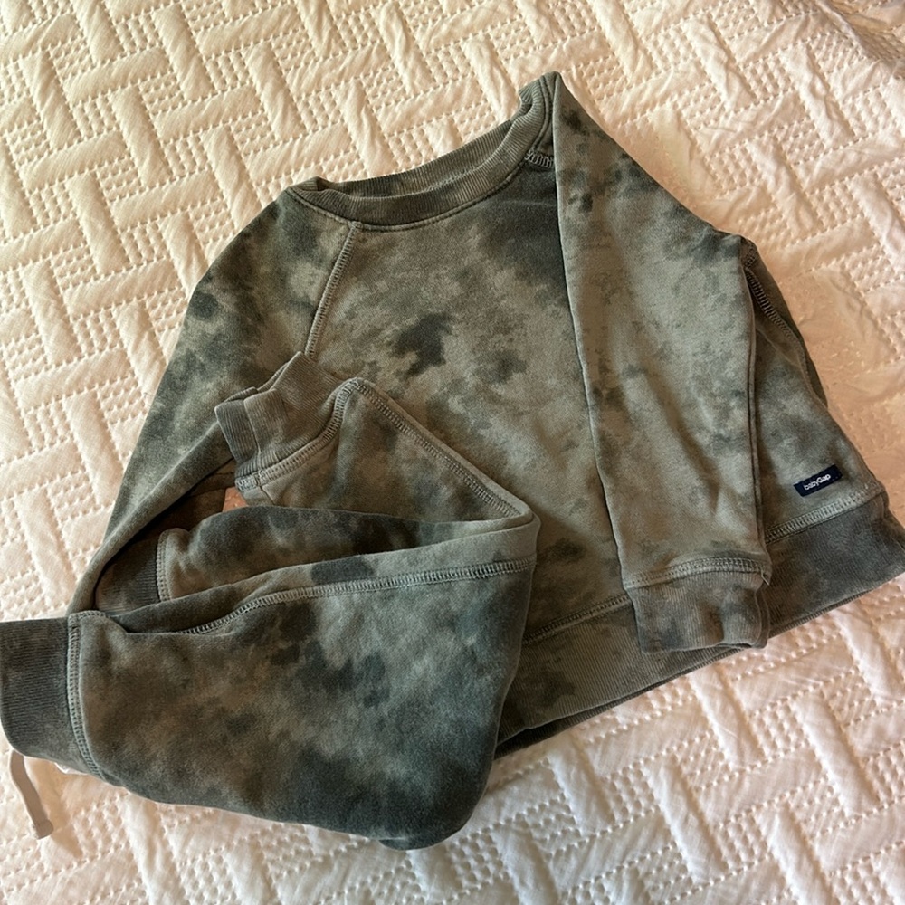 CUTEST Baby Gap matching sweatsuit